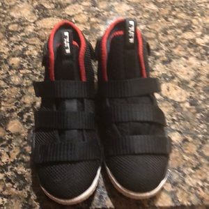 Toddler boy’s Lebron James sneaker